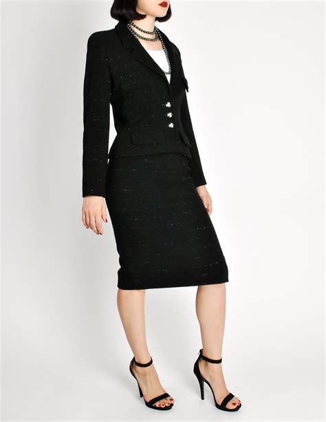 chanel suit vintage